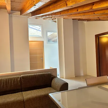 Appartamento Lago شقة توسكولانو ماديرنو